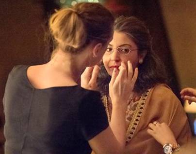 Anushka's Old Lady Look Goes Viral!