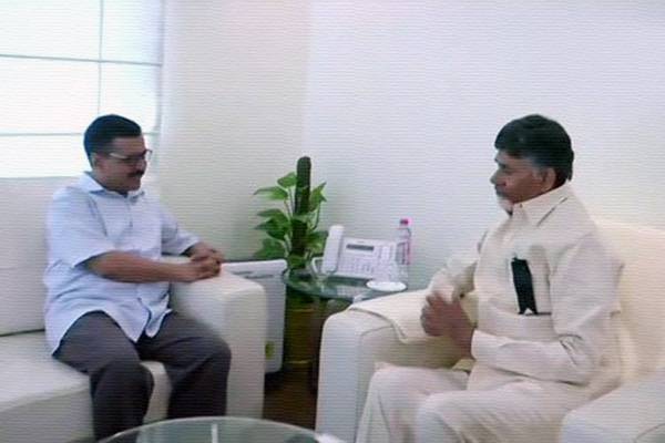 Arvind Kejriwal Extends Solidarity to Chandrababu Naidu