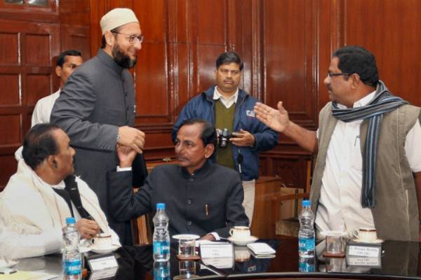 Asaduddin-Owaisi-Follows-KCR---Karnataka-Assembly-Elections