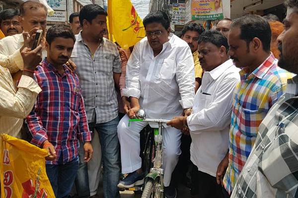 Hilarious!-B.Com-Physics-MLA-Jaleel-Khan's-Does-It-Again!