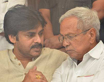 Pawan Kalyan Insulted CPM Madhu