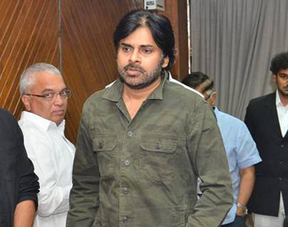 Pawan-Kalyan-Receives-First-Legal-Notice-in-War-with--Media