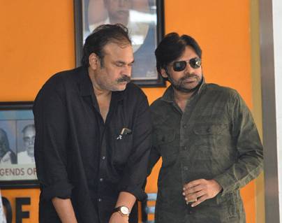 Pawan-Kalyan-Sets-A-Deadline-for-Film--Chamber