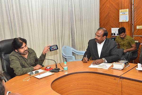 Pawan Kalyan's Legal Team Comes Up With A Bad Reply to Srini Raju