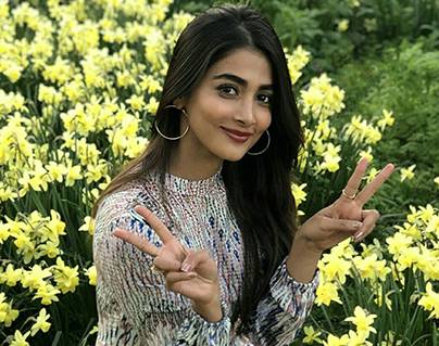 Pooja Hegde Given 15 Mins Only to Do it-