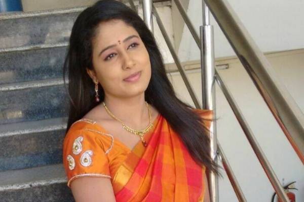 V6 Anchor Radhika Reddy Suicide