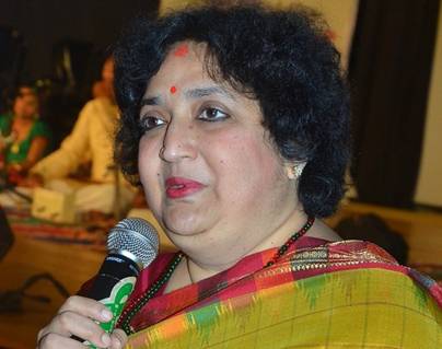 Rajinkanth's-Wife-Ordered-to-Pay-Rs.-6.2-Cr