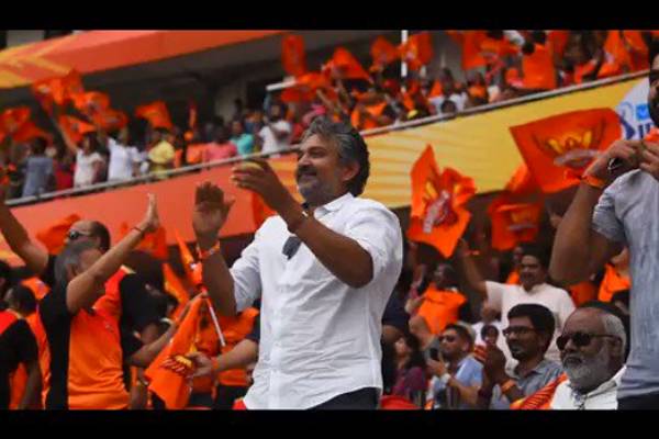 S.-S.-Rajamouli-Relaxed-&-Cheering-at-Grounds