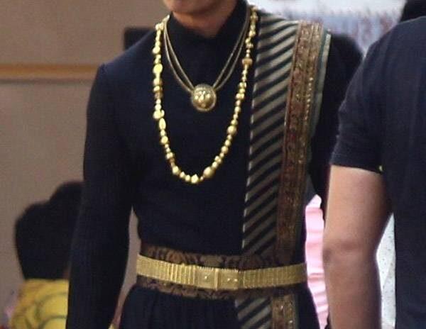 Sonu Sood in Heroic Attire in Manikarnika