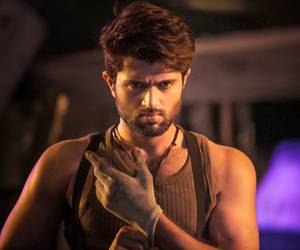 Taxiwala-Working-Stills--photos