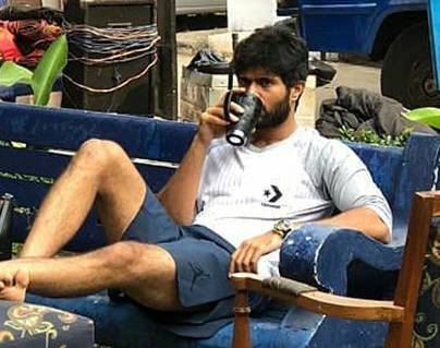 Vijay Deverakonda Stuns Senior Artists