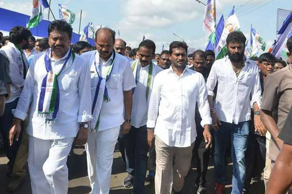 YS-jagan-Padayatra---YSR-Congress