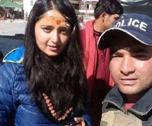 Anushka-Shetty-Visits-Kedarnath-Photos