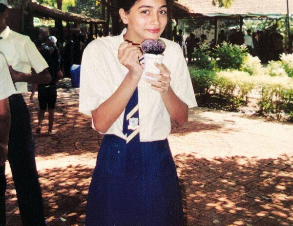 Can You Guess Who This Most Happening Heroine Is -Pooja Hegde