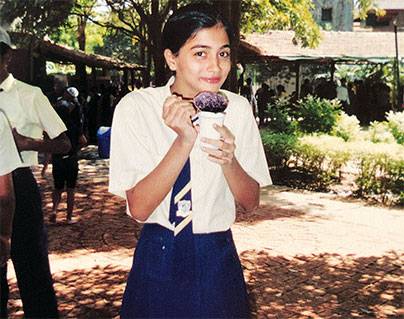 Can You Guess Who This Most Happening Heroine Is -Pooja Hegde