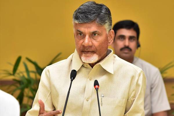 Chandrababu-Naidu-Cheers-Yeddyurappa-Downfall