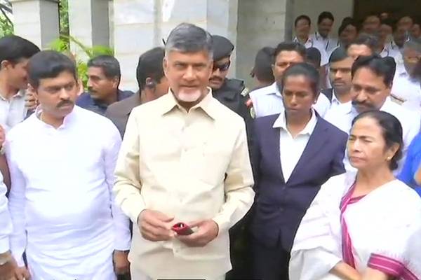 Chandrababu Naidu Uses Bengaluru Tour to Corner BJP