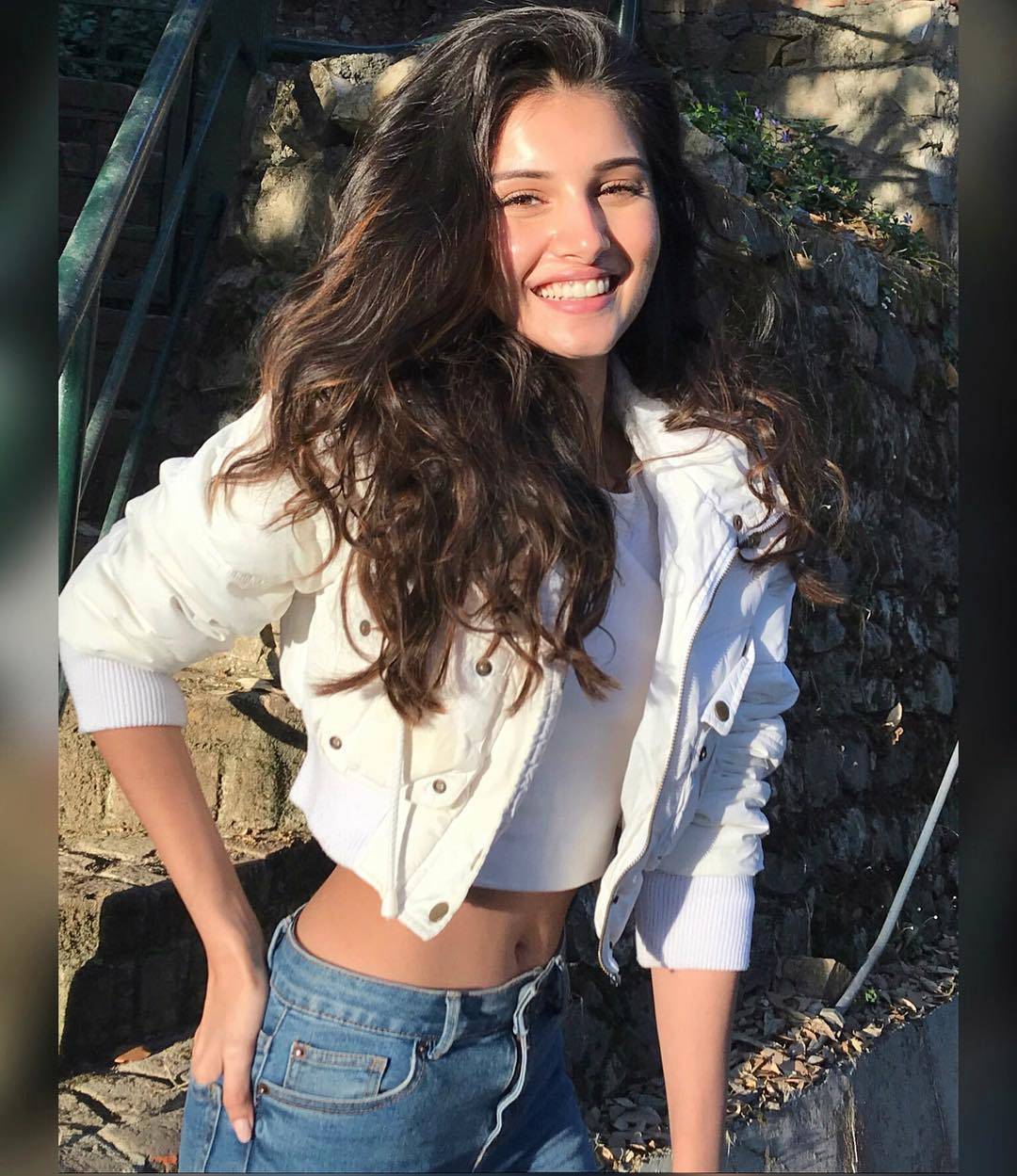 Check out Arjun Reddy Hindi Heroine Tara Sutaria