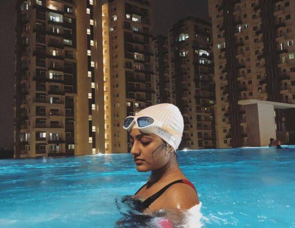 Pic Talk: Telugu Girl Eesha Rebba's Pool Fun 
