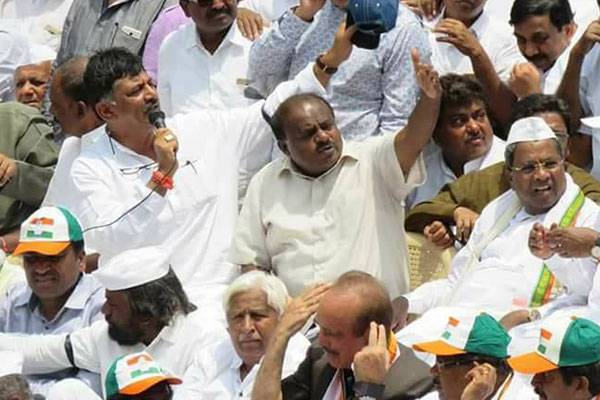 KCR and Chandrababu Naidu Offer Shelter for JDS MLAs