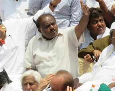 KCR and Chandrababu Naidu Offer Shelter for JDS MLAs