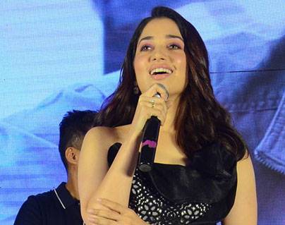 Kalyan Ram Practiced Lifting Asst. to Lift Tamannaah