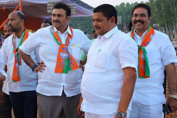 Kanumuru Raghu Rama Krishnam Raju  Joining TDP.jpg