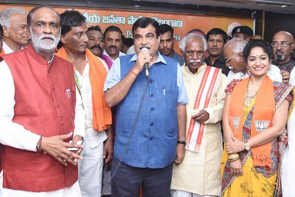 Madhavi-Latha-Joins-BJP