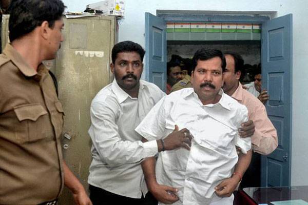 Paritala Ravi Close-Aide Chaman Passed Away
