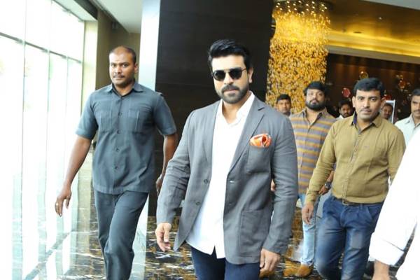 Ram-Charan-Ready-to-Run-into-the-Murk