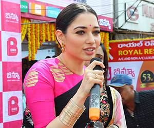 Tamanna Bhatia Launch B New Mobile Store At Proddatur