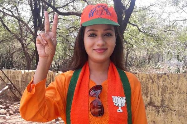 Telangana-BJP-Inducing-Film-Glamour---Reshma-Rathode