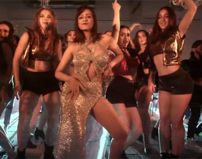kamli-kamli-video-song-payal--dev