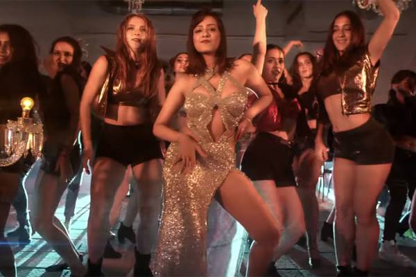 kamli-kamli-video-song-payal-dev