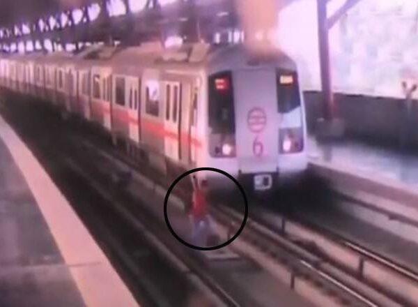 watch-crazy-man-says-hi-to-death-and-lives