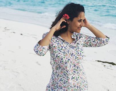Anasuya bharadwaj hot in beach