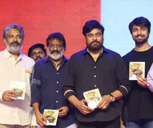 Chiranjeevi,-Rajamouli-at-Vijetha-Audio-Launch-Stills-Photos