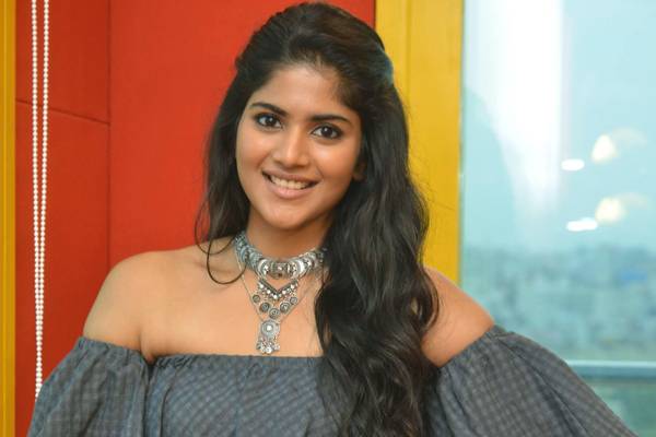 Flop-Heroine-Jumping-Into-Rajinikanth-Wagon