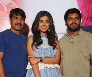 Jamba-Lakidi-Pamba-Song-Launch-Stills-Photos