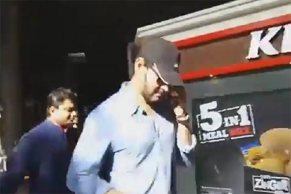 Mahesh Babu Arrives in Mumbai