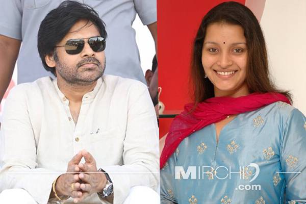 Pawan Kalyan Intervenes In Time between Renu and Some Miscreant Fans