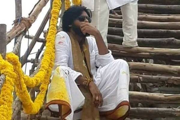 Pawan Kalyan response to rumours on chandrababu secret meet