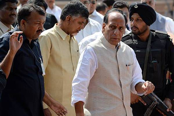 Rajnath singh interferes in chandrababu naidu Niti aayog speech