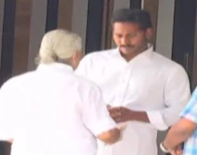 Ramana-Deekshitulu-Meets--YS-Jagan