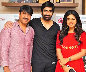 Ravi Teja Launches Jamba Lakidi Pamba Trailer