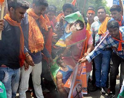 VHP leader Govind Parashar offers Rs 2 lakh reward for thrashing Salman Khan