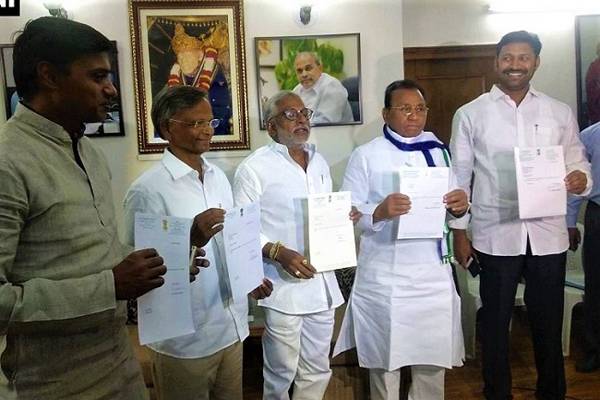 YSRCP MP- reesignations