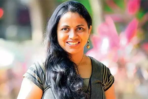 lyric writer shreshta opens on casting couchlyric writer shreshta opens on casting couch