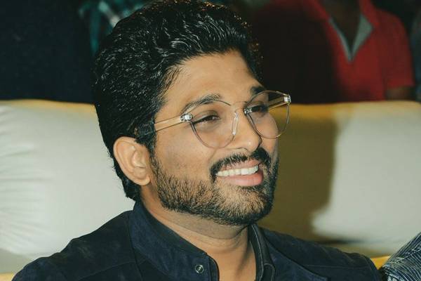 Allu-Arjun,-the-First-Telugu-Hero-to-Create-National-Record!