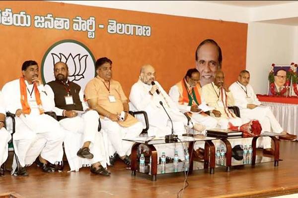 Amit shah strong warning to telangana BJP cadre